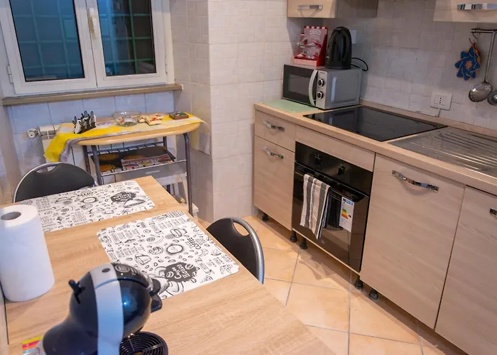 Casa di Roberto - Metro e Servizi a due passi!